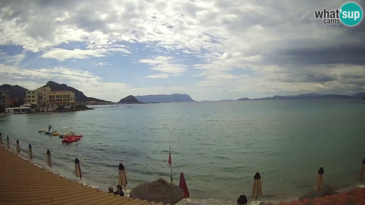Spletna kamera Terza Spiaggia Golfo Aranci – Pogled na plažo v živo