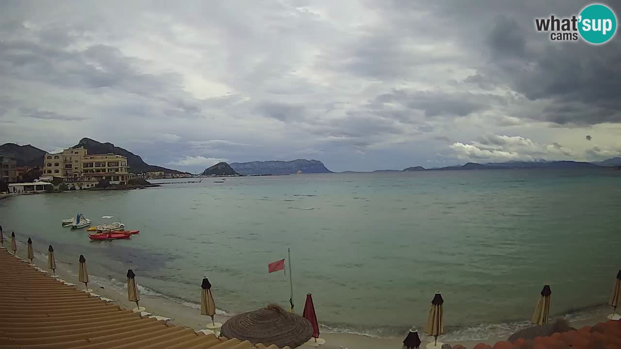 Spletna kamera Terza Spiaggia Golfo Aranci – Pogled na plažo v živo
