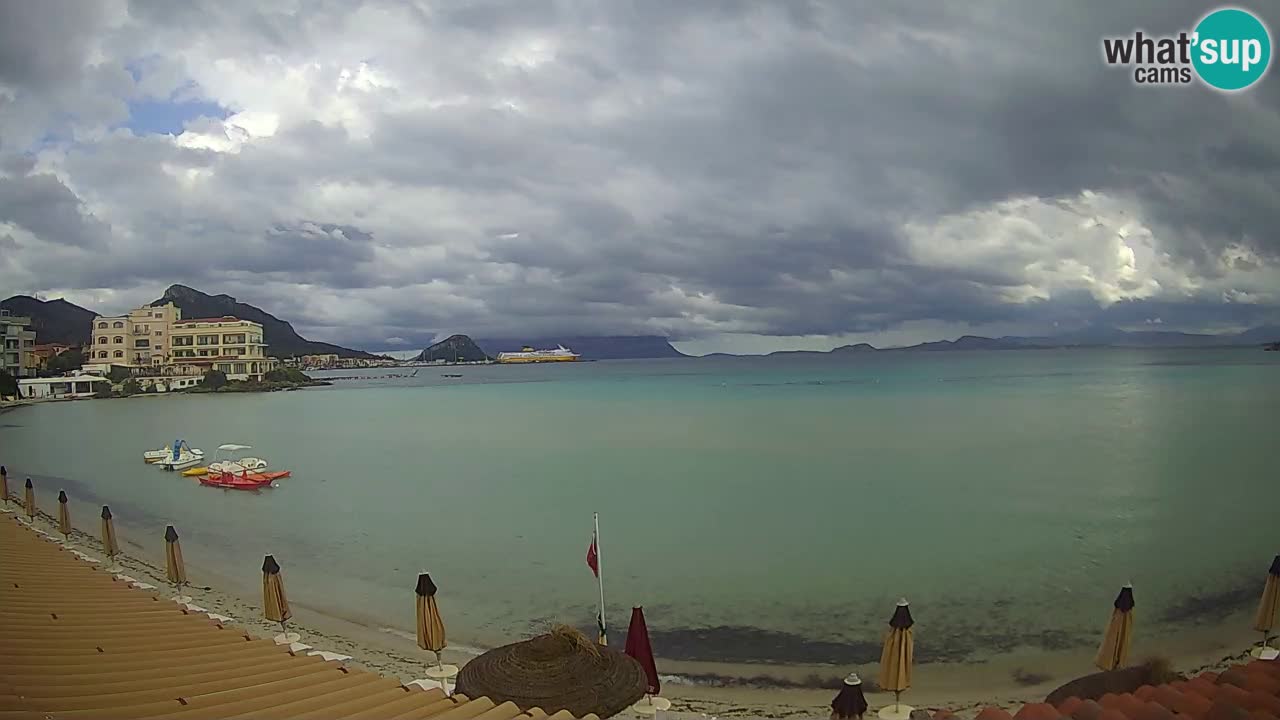 Spletna kamera Terza Spiaggia Golfo Aranci – Pogled na plažo v živo