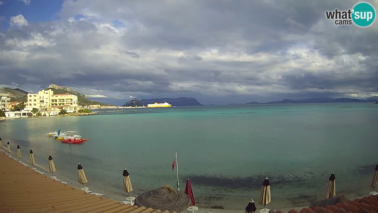 Spletna kamera Terza Spiaggia Golfo Aranci – Pogled na plažo v živo