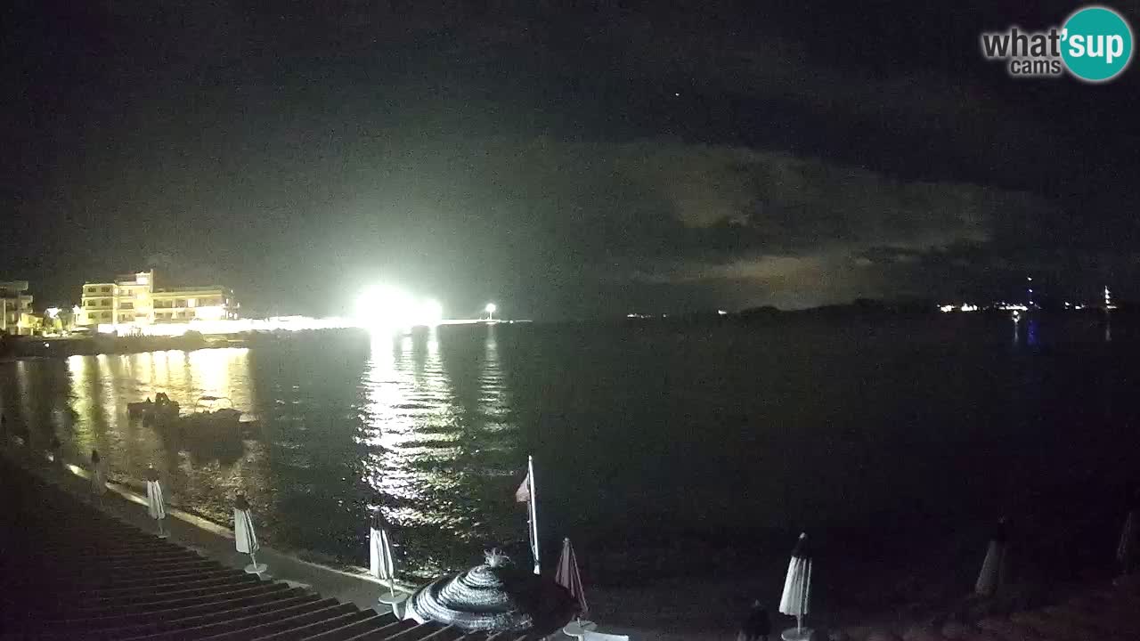 Spletna kamera Terza Spiaggia Golfo Aranci – Pogled na plažo v živo