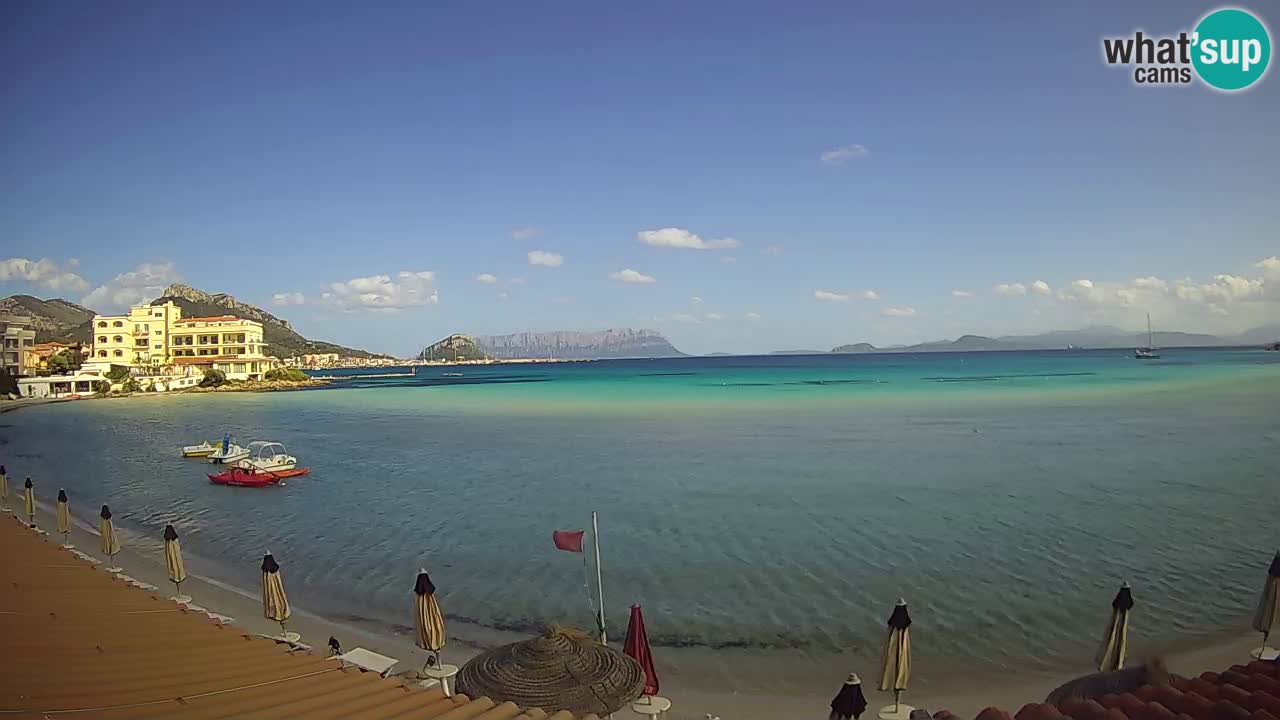 Spletna kamera Terza Spiaggia Golfo Aranci – Pogled na plažo v živo