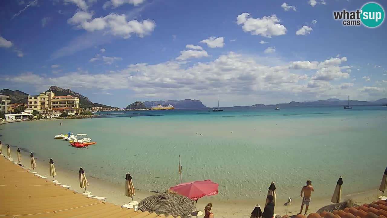 Spletna kamera Terza Spiaggia Golfo Aranci – Pogled na plažo v živo