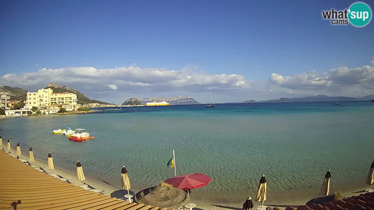 Spletna kamera Terza Spiaggia Golfo Aranci – Pogled na plažo v živo