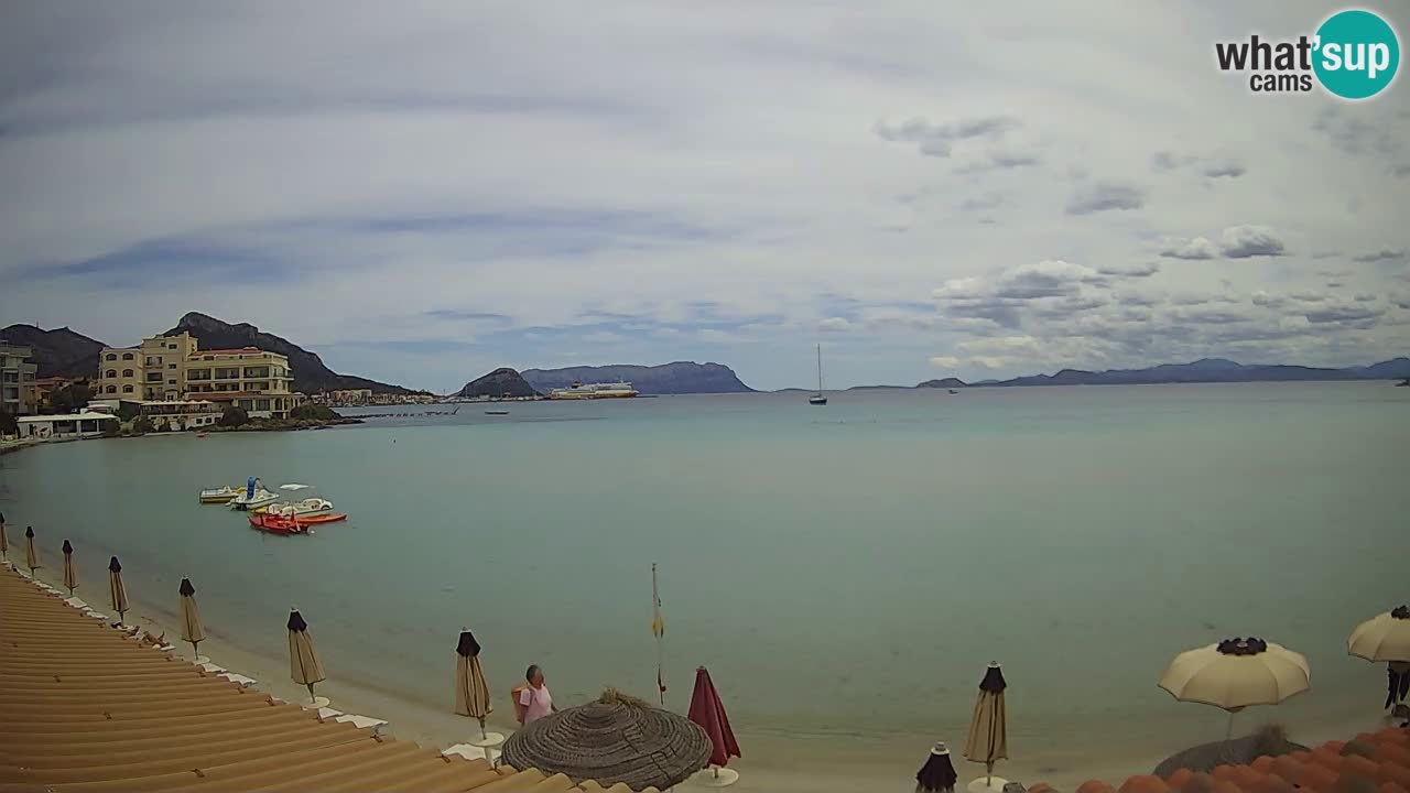 Spletna kamera Terza Spiaggia Golfo Aranci – Pogled na plažo v živo