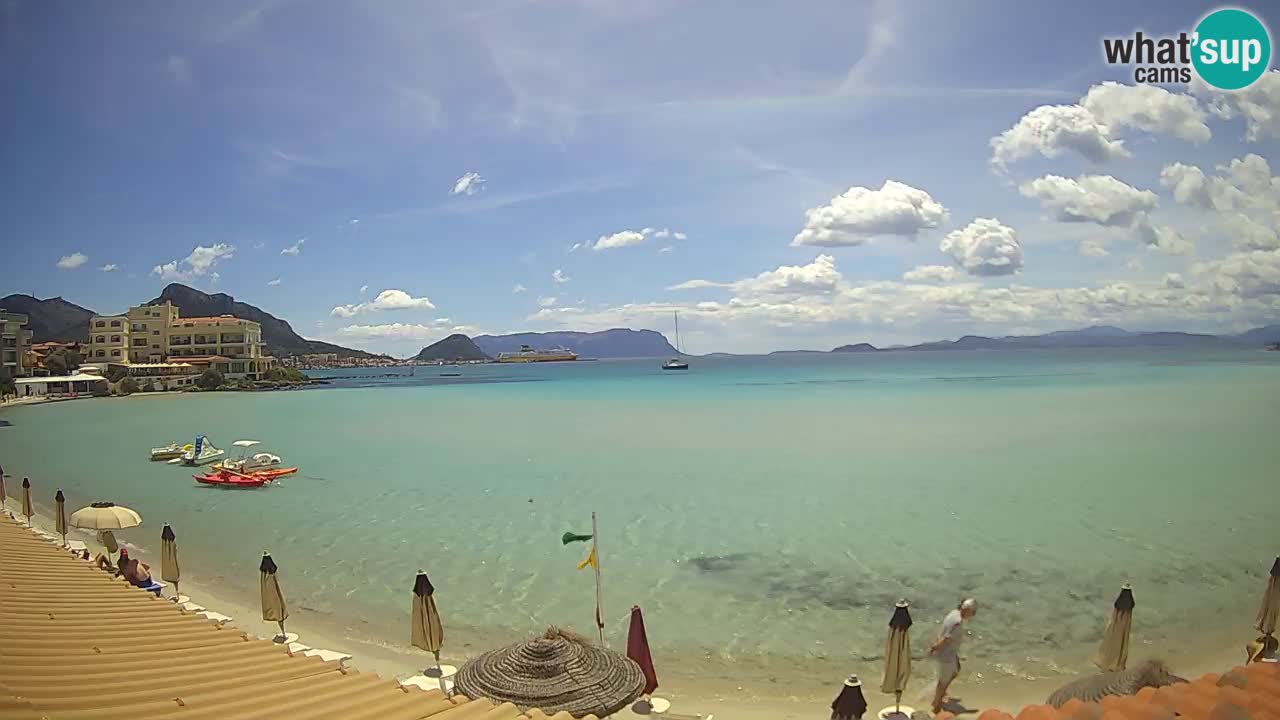 Spletna kamera Terza Spiaggia Golfo Aranci – Pogled na plažo v živo