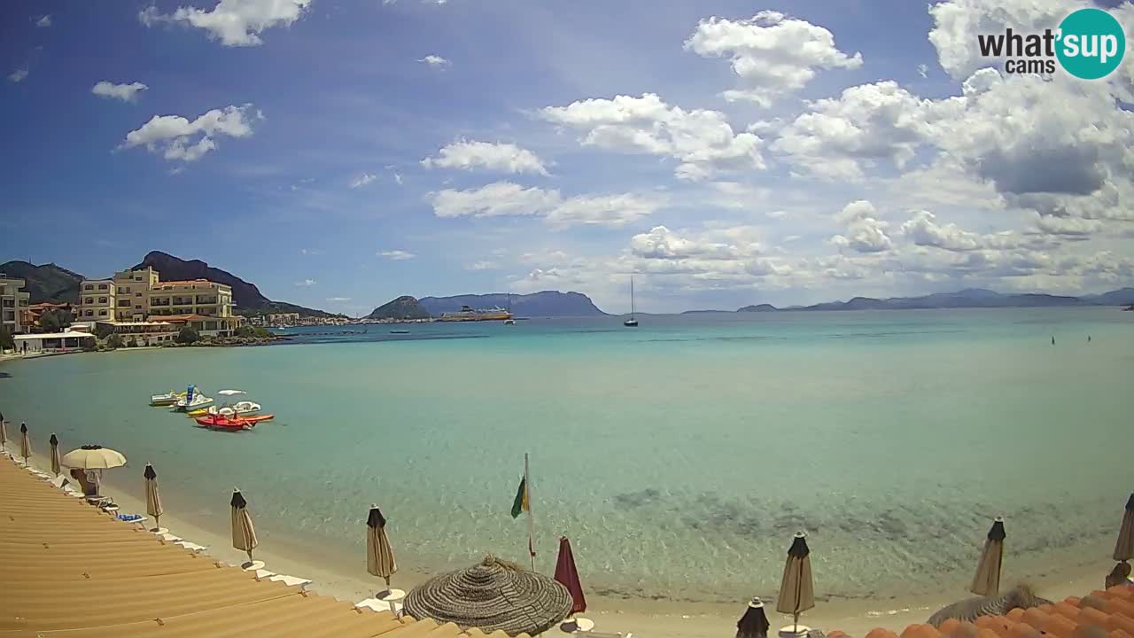 Spletna kamera Terza Spiaggia Golfo Aranci – Pogled na plažo v živo