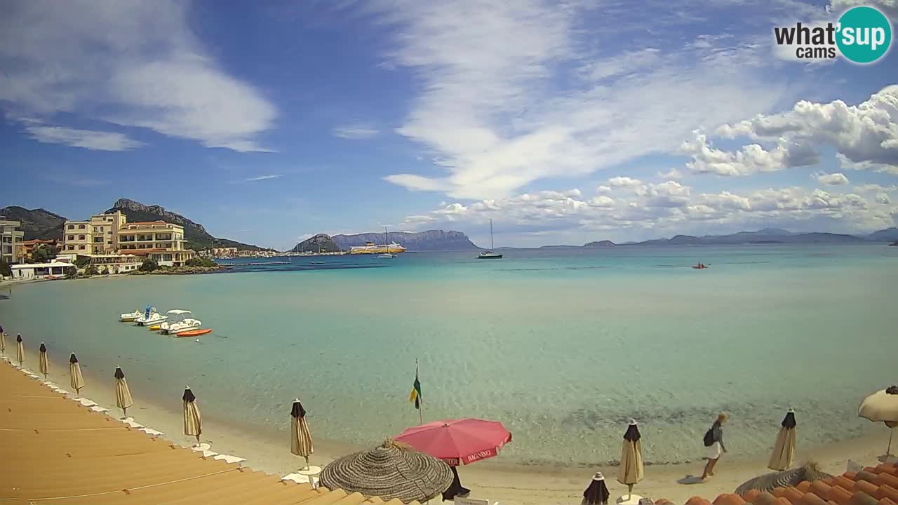 Spletna kamera Terza Spiaggia Golfo Aranci – Pogled na plažo v živo