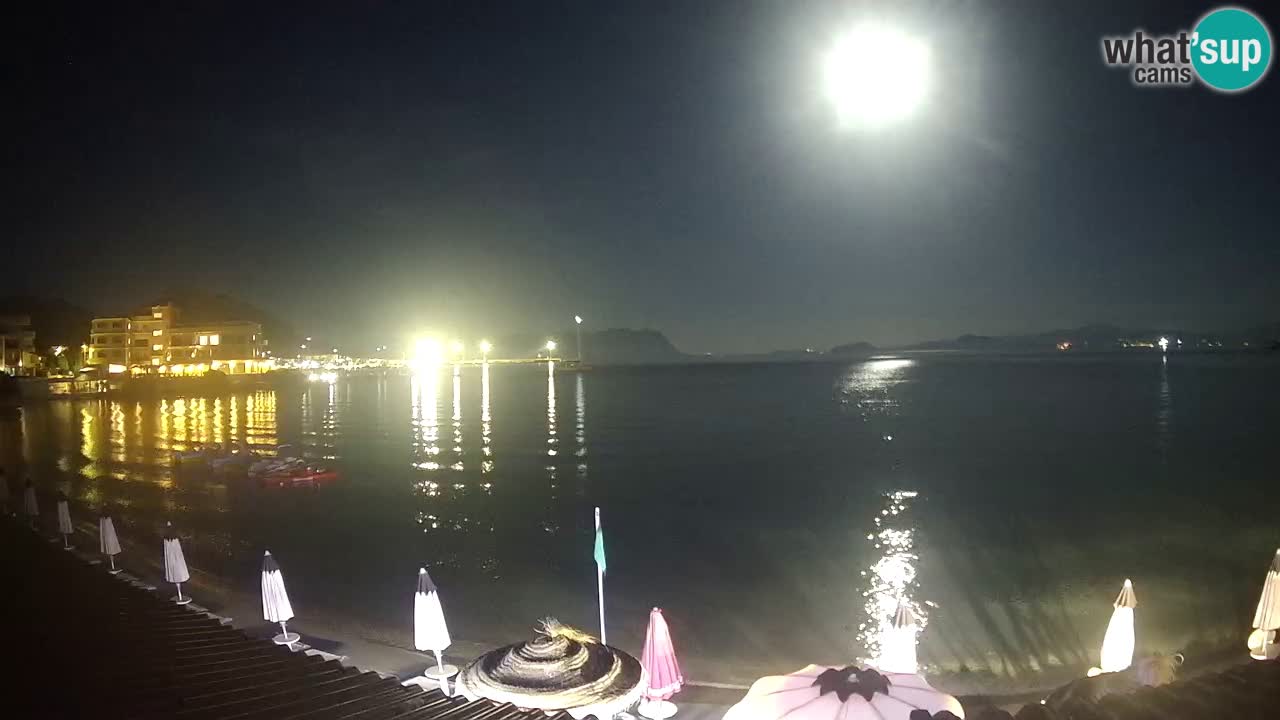Spletna kamera Terza Spiaggia Golfo Aranci – Pogled na plažo v živo