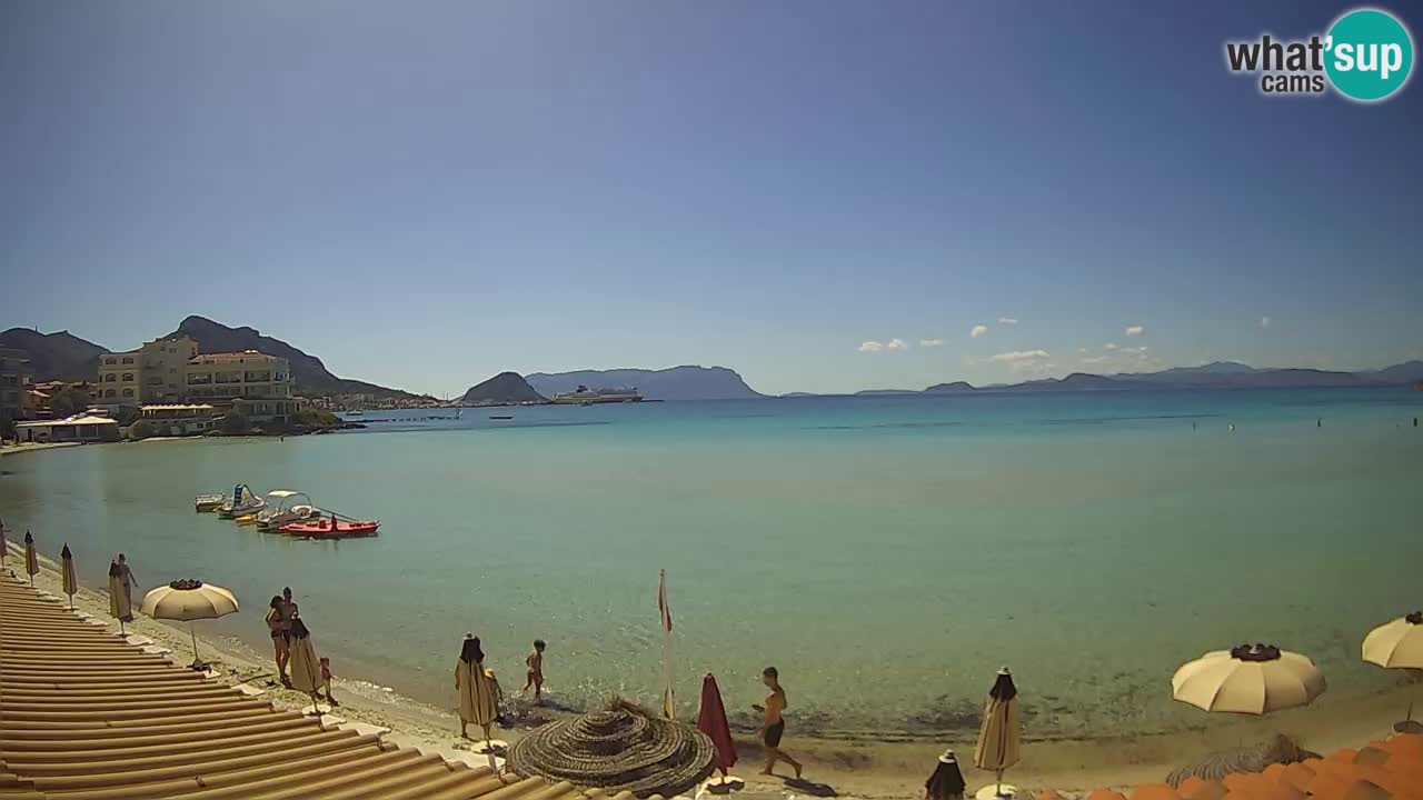 Spletna kamera Terza Spiaggia Golfo Aranci – Pogled na plažo v živo