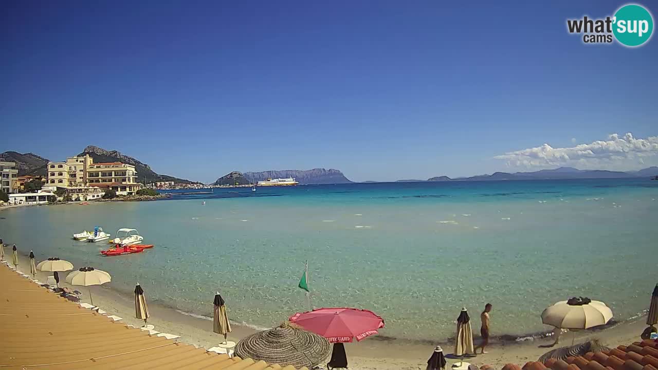 Spletna kamera Terza Spiaggia Golfo Aranci – Pogled na plažo v živo