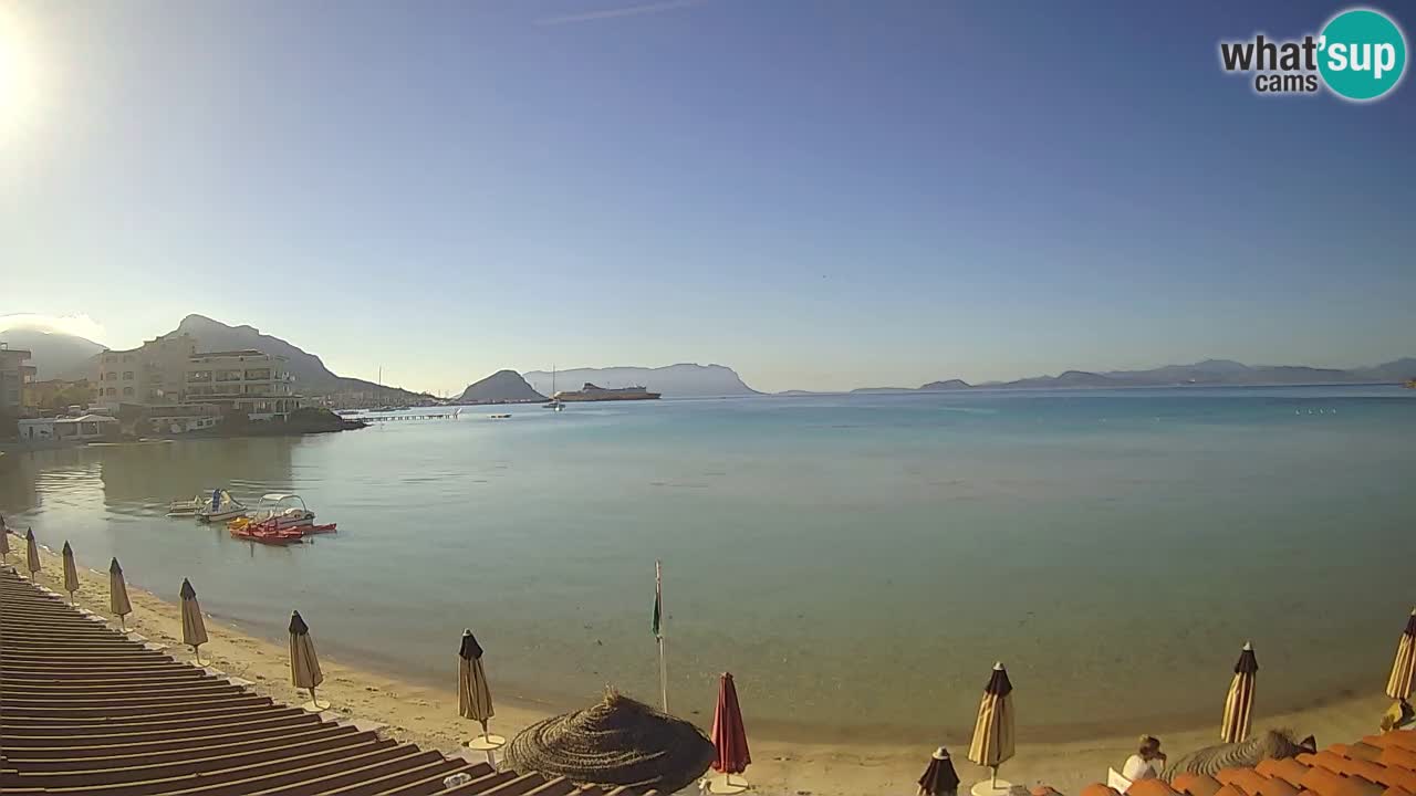 Spletna kamera Terza Spiaggia Golfo Aranci – Pogled na plažo v živo