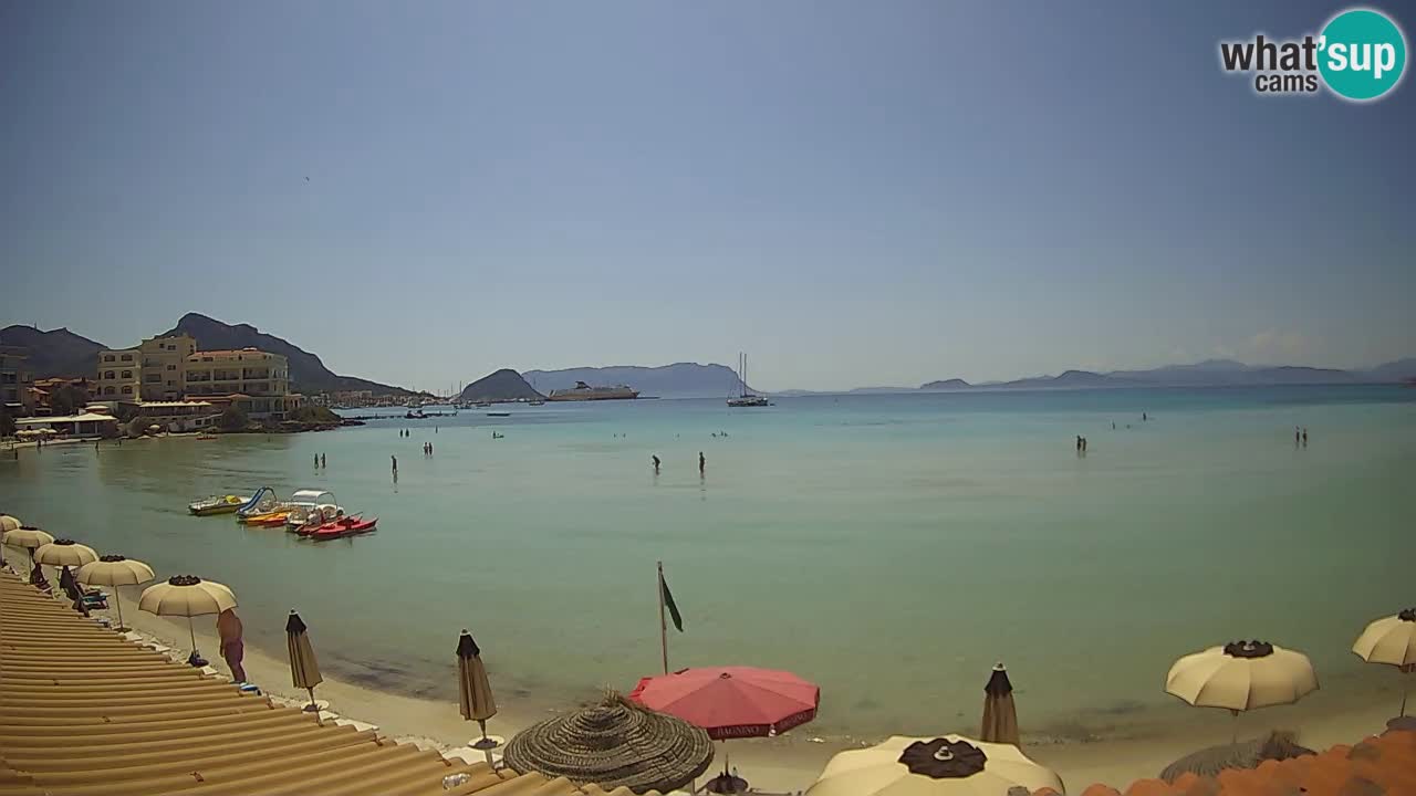Spletna kamera Terza Spiaggia Golfo Aranci – Pogled na plažo v živo