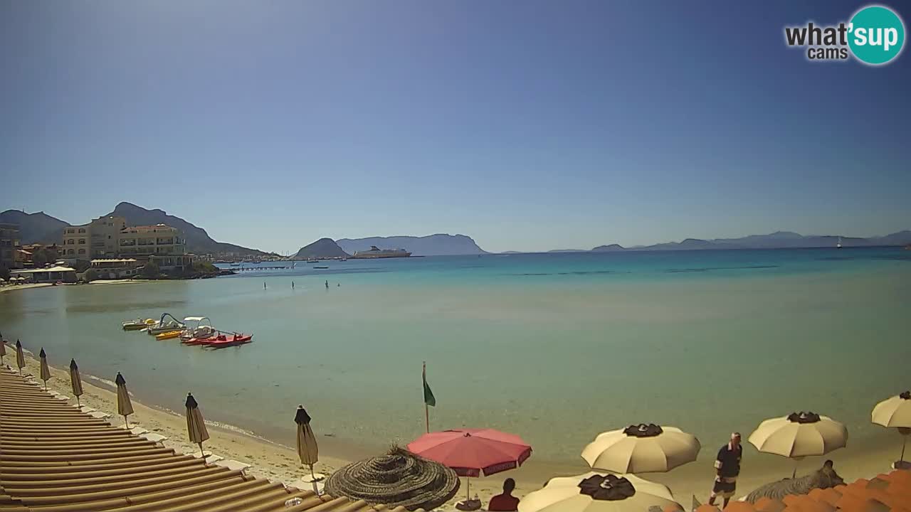 Spletna kamera Terza Spiaggia Golfo Aranci – Pogled na plažo v živo