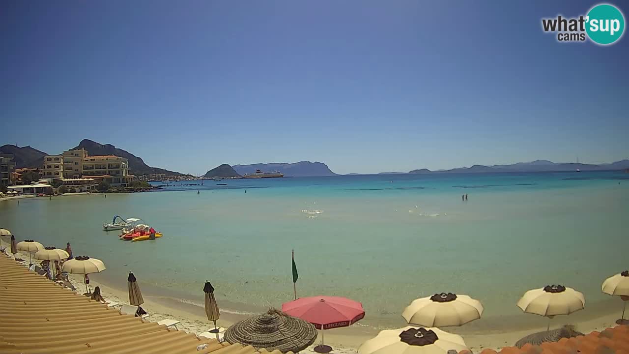 Spletna kamera Terza Spiaggia Golfo Aranci – Pogled na plažo v živo