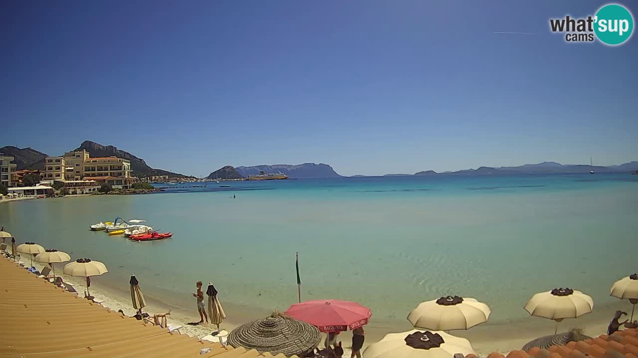 Spletna kamera Terza Spiaggia Golfo Aranci – Pogled na plažo v živo