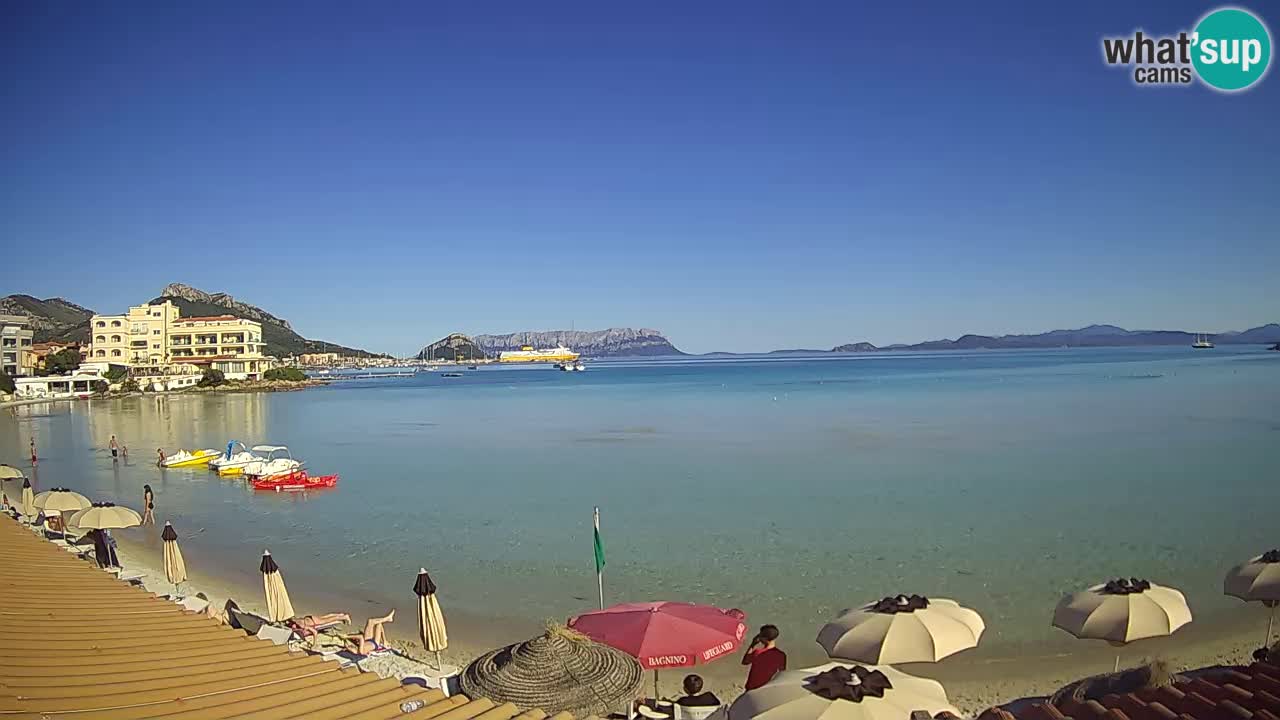 Spletna kamera Terza Spiaggia Golfo Aranci – Pogled na plažo v živo