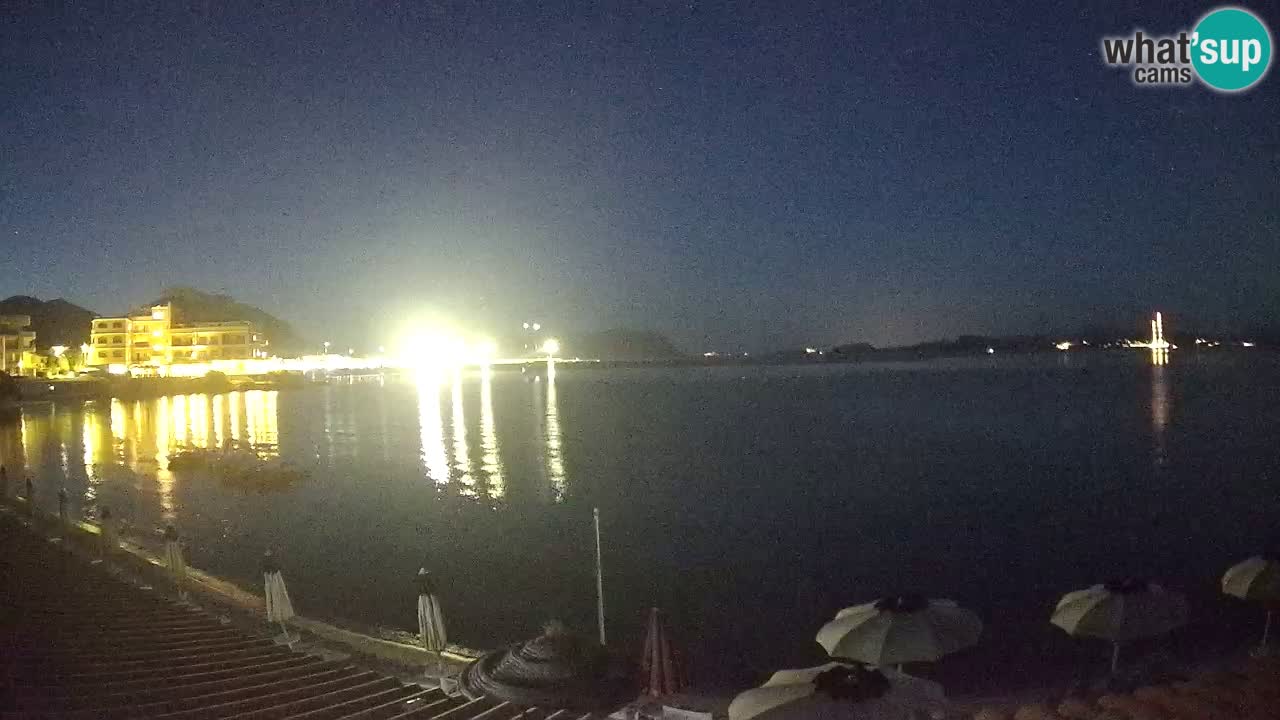 Spletna kamera Terza Spiaggia Golfo Aranci – Pogled na plažo v živo