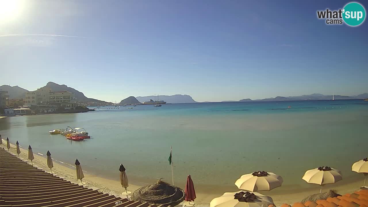 Spletna kamera Terza Spiaggia Golfo Aranci – Pogled na plažo v živo