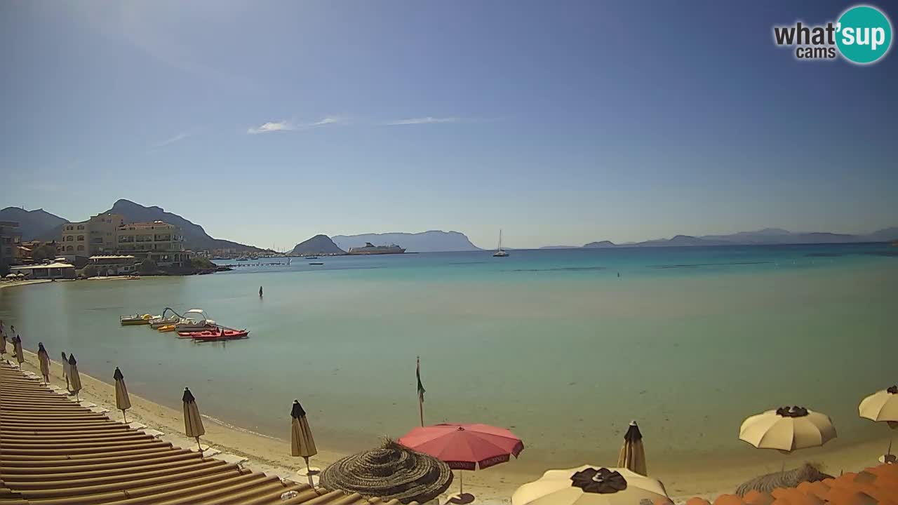 Spletna kamera Terza Spiaggia Golfo Aranci – Pogled na plažo v živo