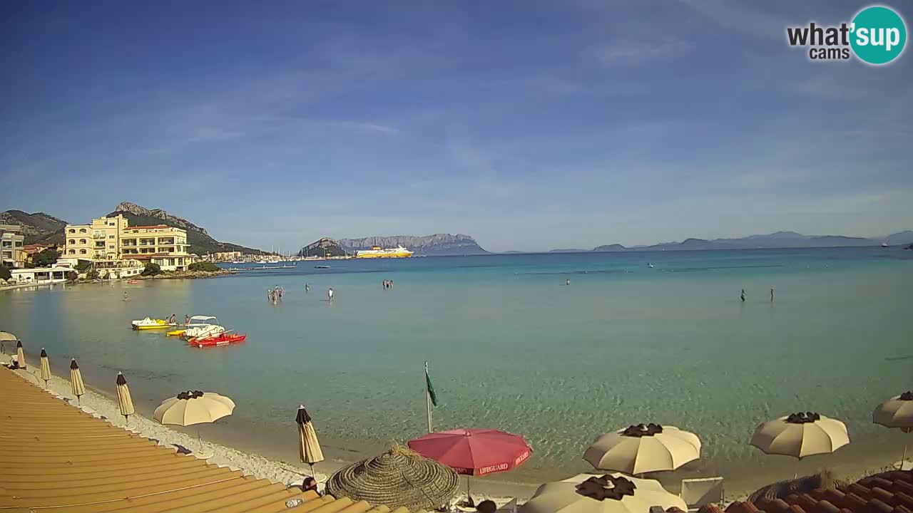 Spletna kamera Terza Spiaggia Golfo Aranci – Pogled na plažo v živo