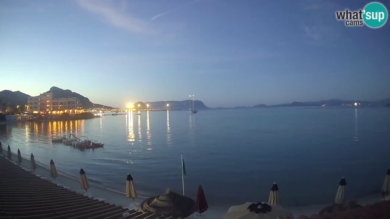 Spletna kamera Terza Spiaggia Golfo Aranci – Pogled na plažo v živo