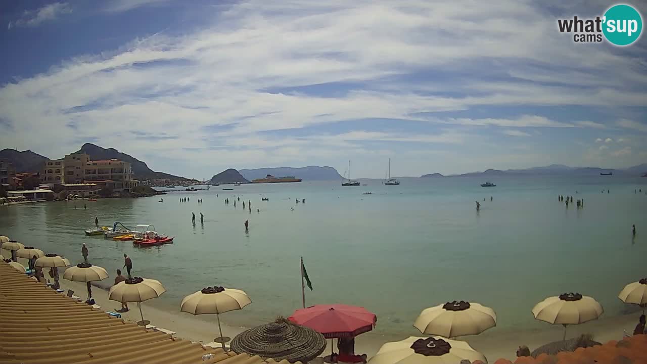 Spletna kamera Terza Spiaggia Golfo Aranci – Pogled na plažo v živo