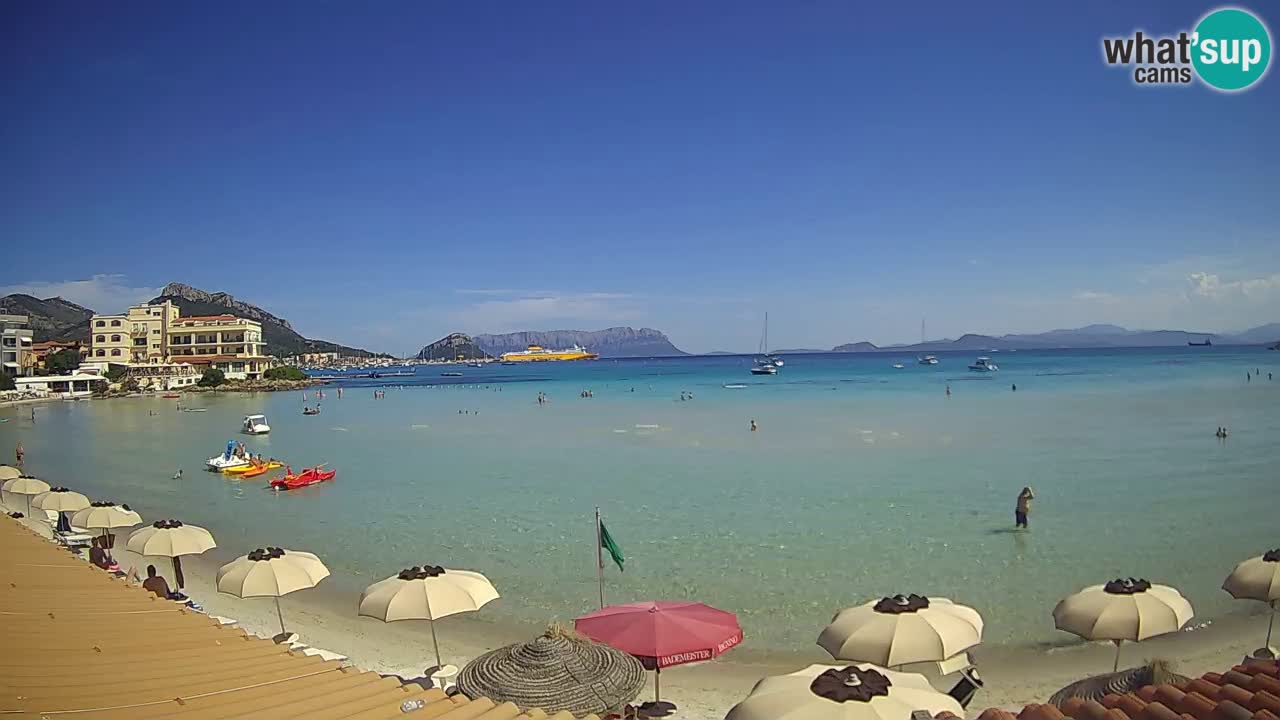 Spletna kamera Terza Spiaggia Golfo Aranci – Pogled na plažo v živo