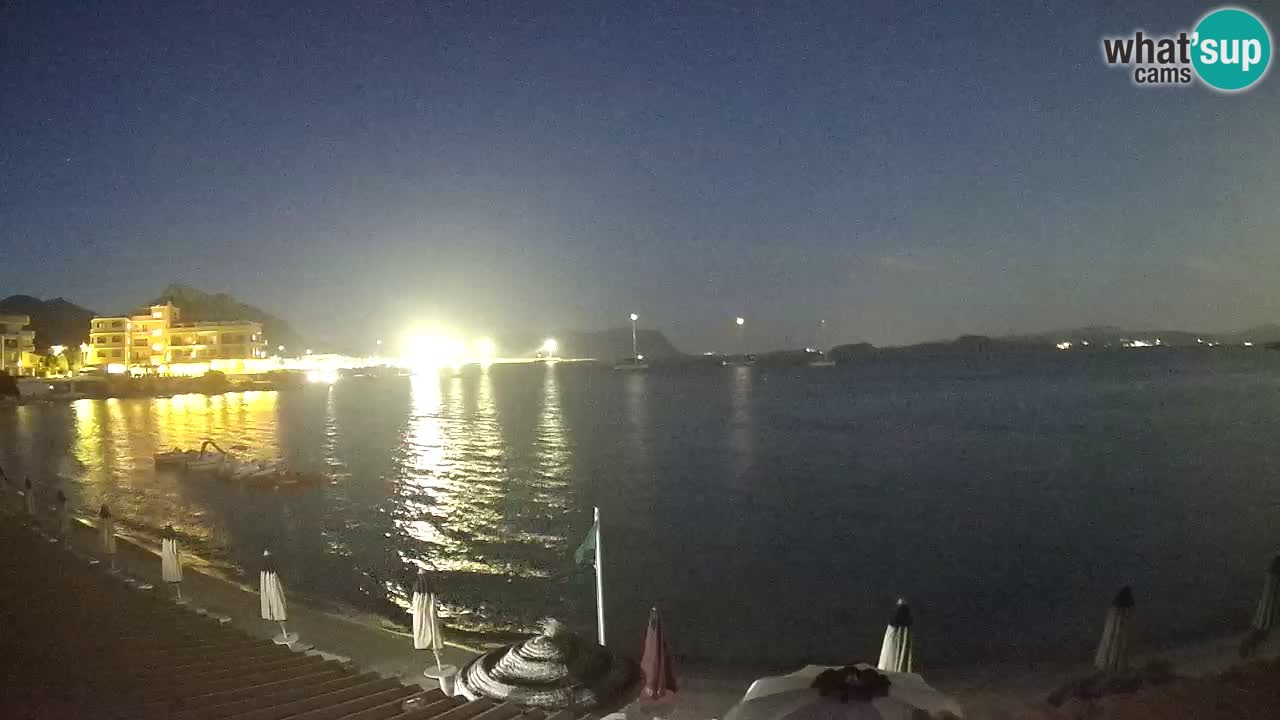 Spletna kamera Terza Spiaggia Golfo Aranci – Pogled na plažo v živo