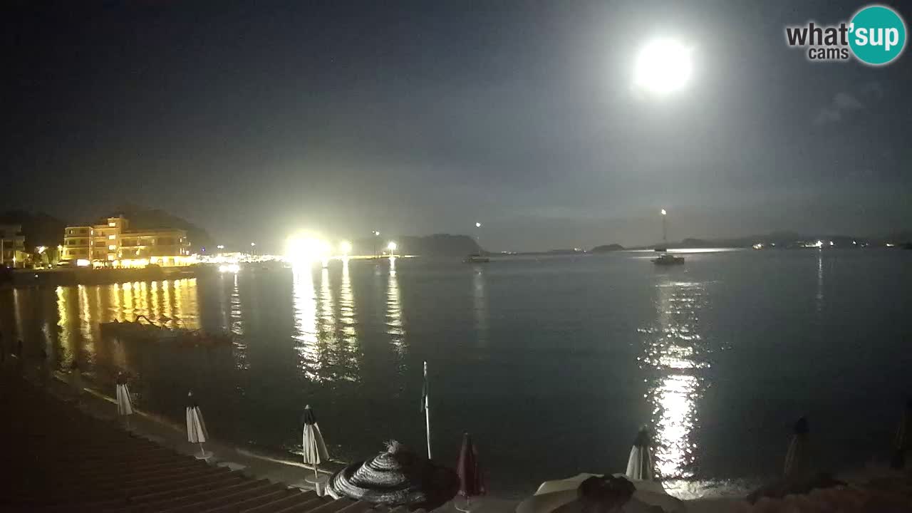 Spletna kamera Terza Spiaggia Golfo Aranci – Pogled na plažo v živo