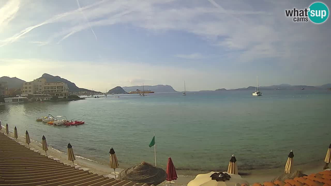 Spletna kamera Terza Spiaggia Golfo Aranci – Pogled na plažo v živo