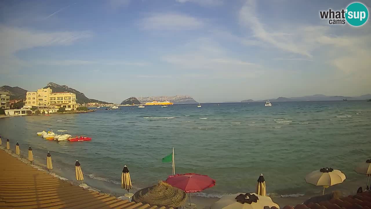Spletna kamera Terza Spiaggia Golfo Aranci – Pogled na plažo v živo