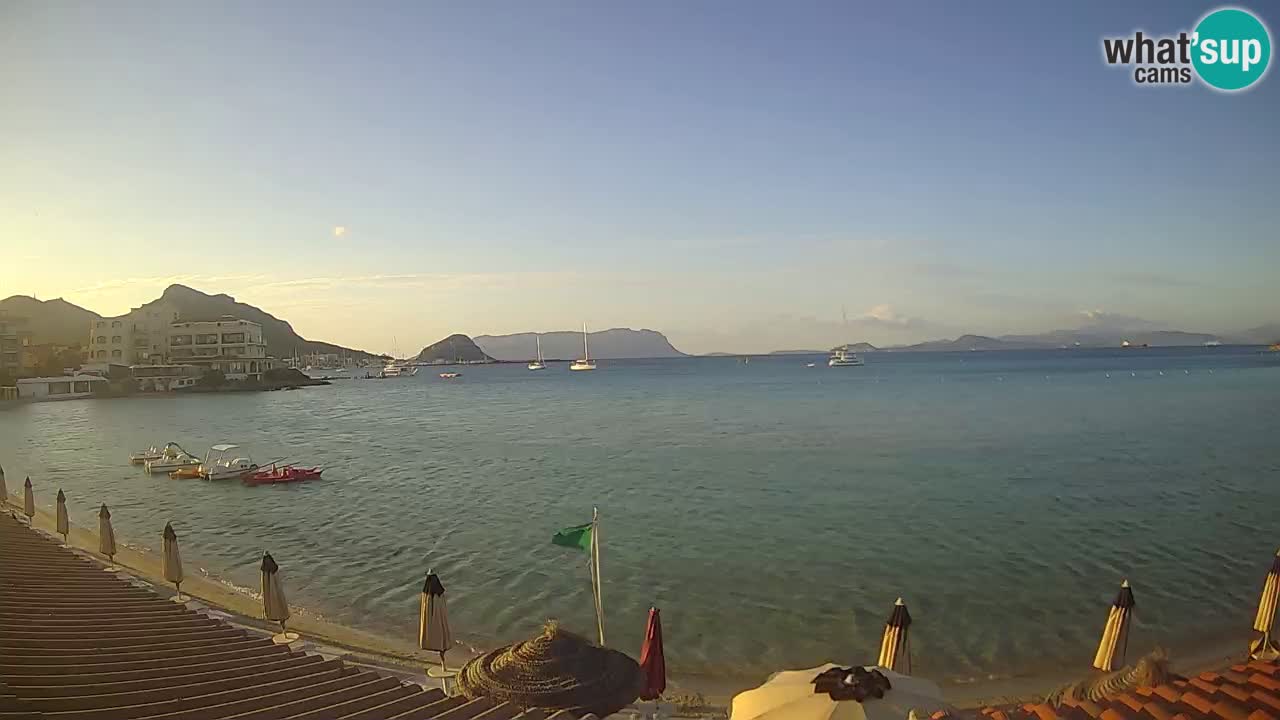 Spletna kamera Terza Spiaggia Golfo Aranci – Pogled na plažo v živo