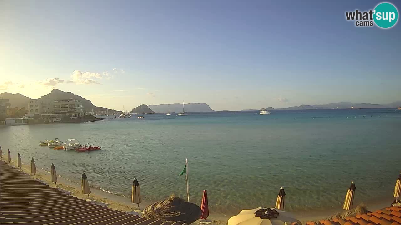 Spletna kamera Terza Spiaggia Golfo Aranci – Pogled na plažo v živo