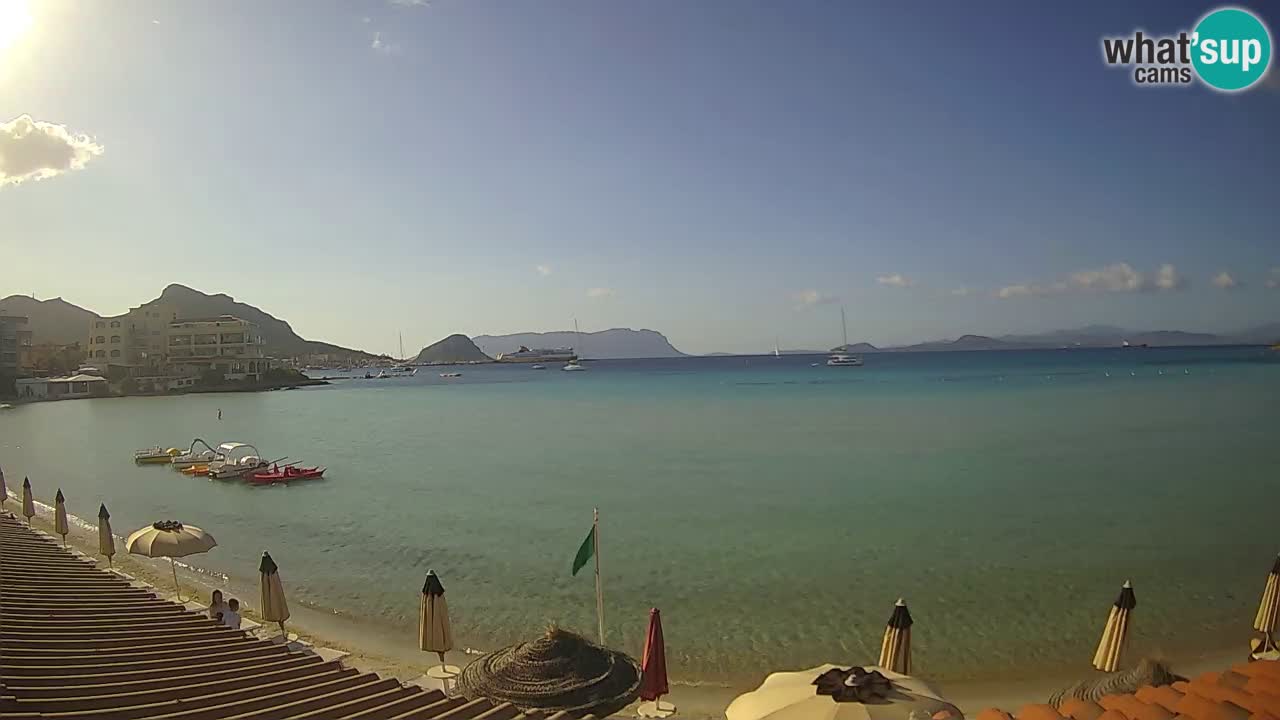 Spletna kamera Terza Spiaggia Golfo Aranci – Pogled na plažo v živo