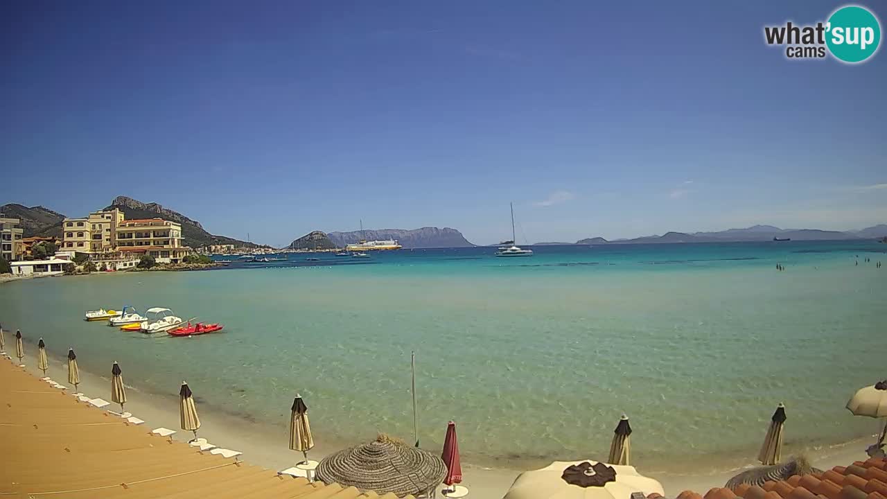 Spletna kamera Terza Spiaggia Golfo Aranci – Pogled na plažo v živo