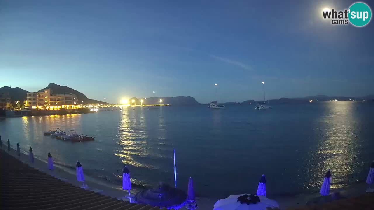Spletna kamera Terza Spiaggia Golfo Aranci – Pogled na plažo v živo