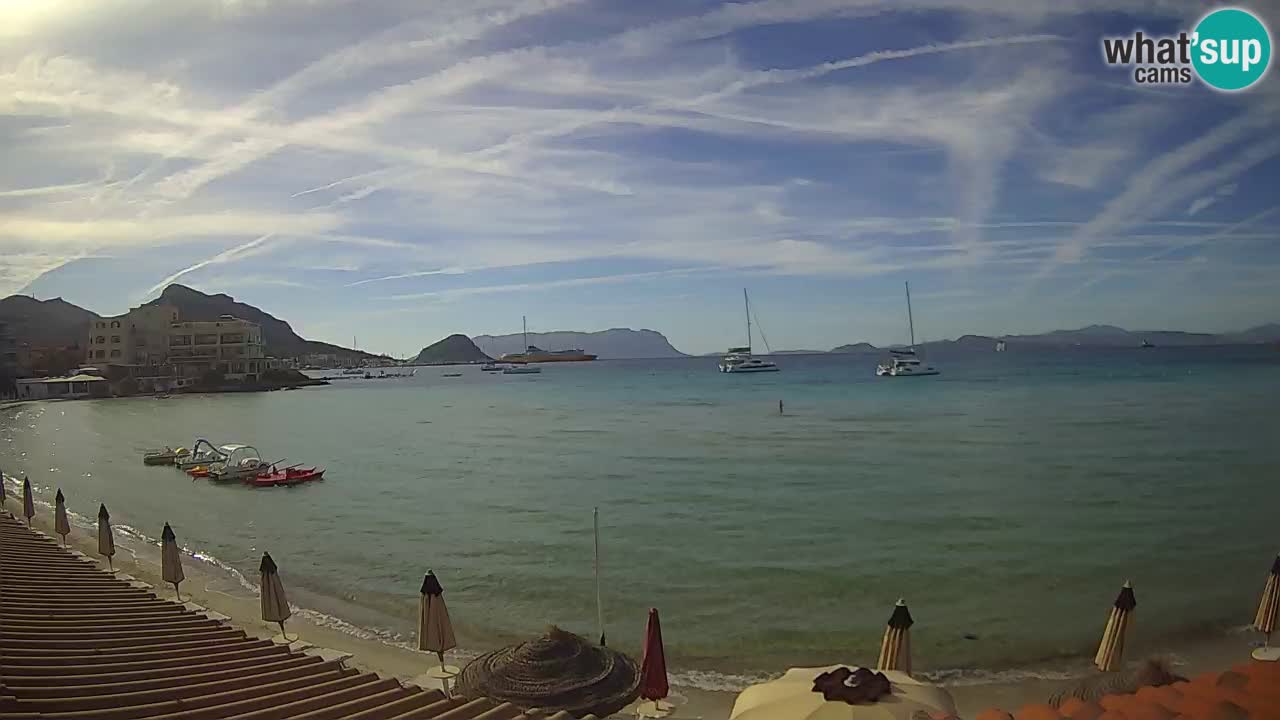 Spletna kamera Terza Spiaggia Golfo Aranci – Pogled na plažo v živo