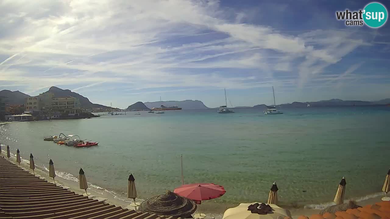Spletna kamera Terza Spiaggia Golfo Aranci – Pogled na plažo v živo