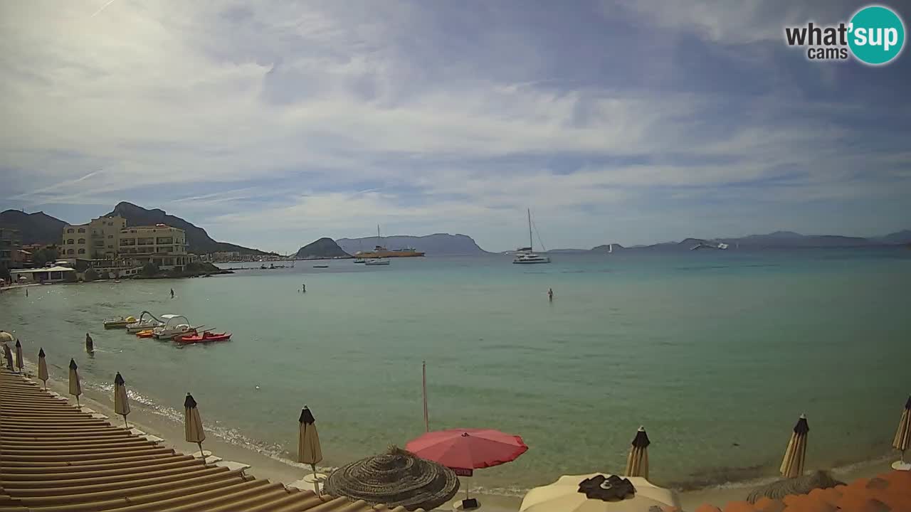 Spletna kamera Terza Spiaggia Golfo Aranci – Pogled na plažo v živo