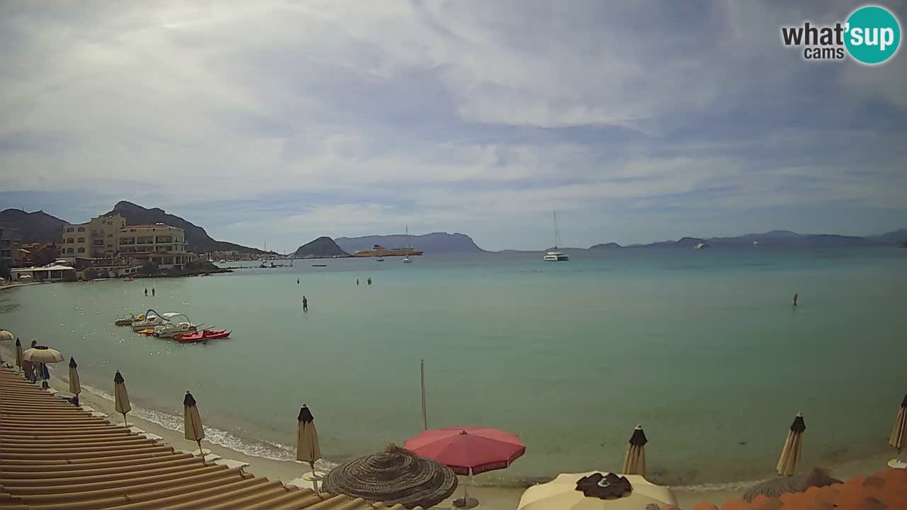 Spletna kamera Terza Spiaggia Golfo Aranci – Pogled na plažo v živo