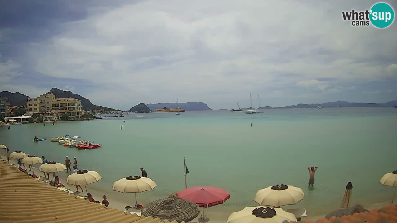 Spletna kamera Terza Spiaggia Golfo Aranci – Pogled na plažo v živo