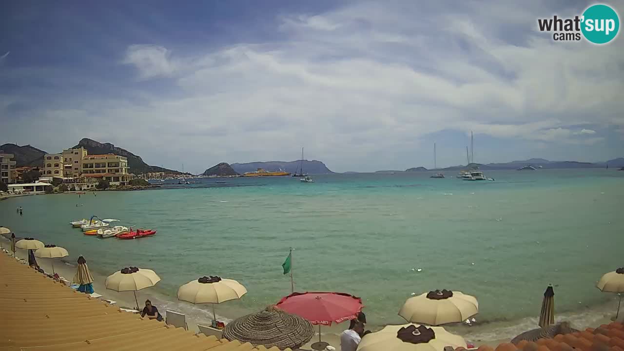 Spletna kamera Terza Spiaggia Golfo Aranci – Pogled na plažo v živo