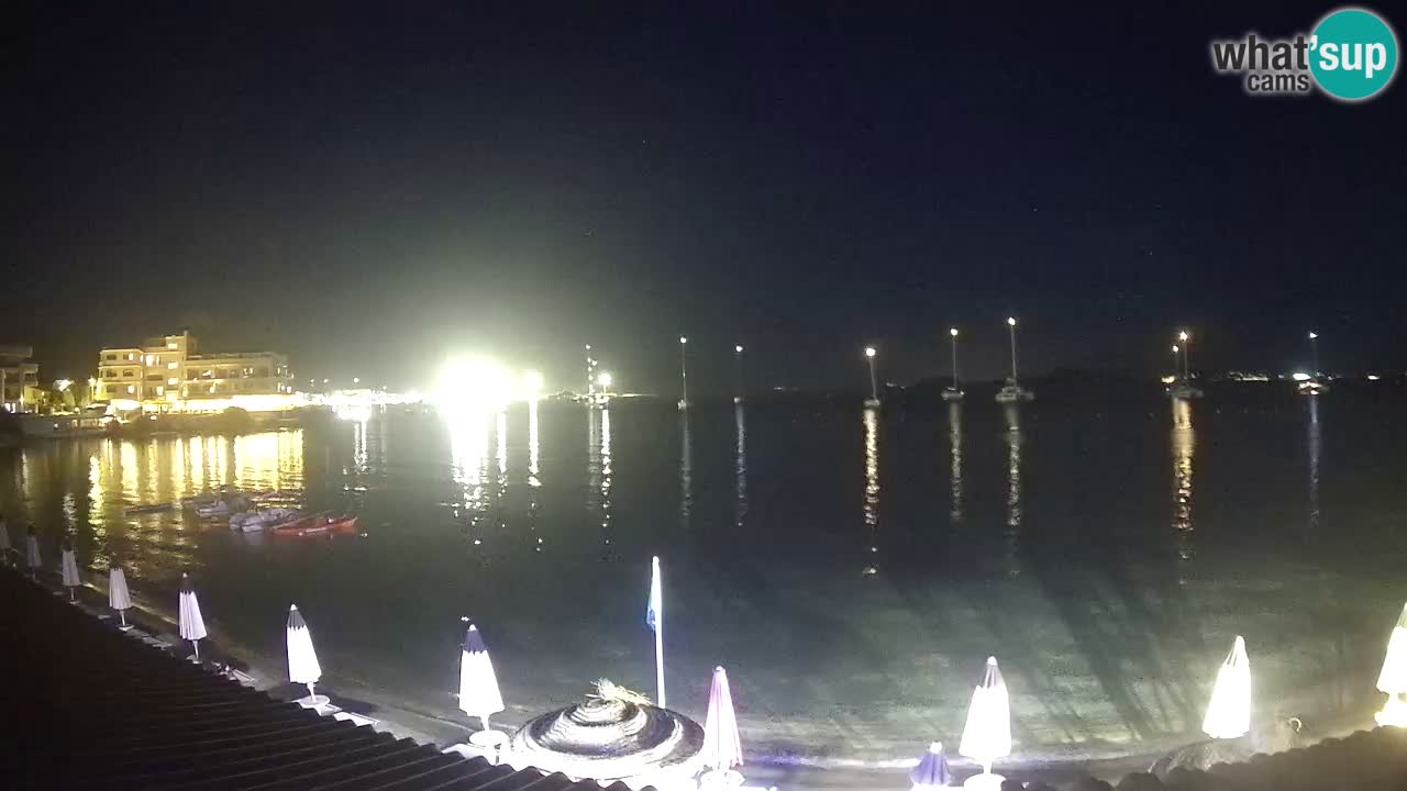 Spletna kamera Terza Spiaggia Golfo Aranci – Pogled na plažo v živo