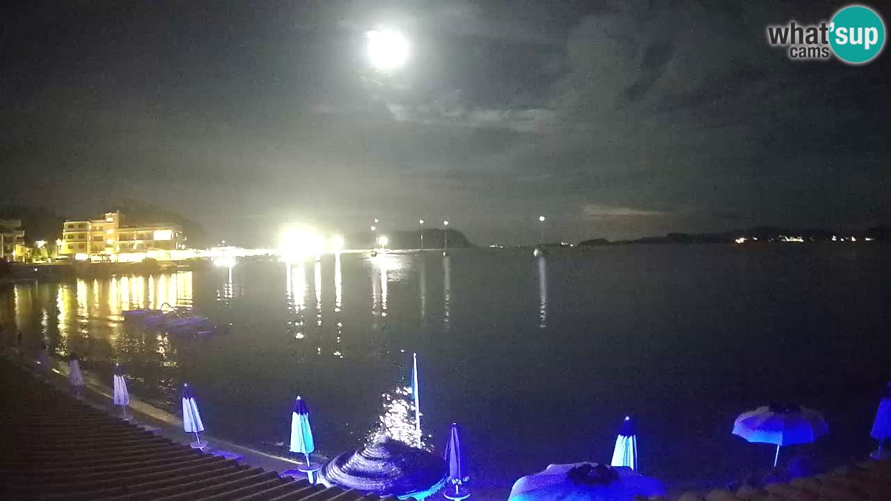 Spletna kamera Terza Spiaggia Golfo Aranci – Pogled na plažo v živo