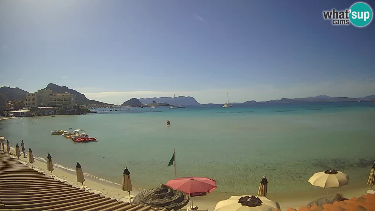Spletna kamera Terza Spiaggia Golfo Aranci – Pogled na plažo v živo
