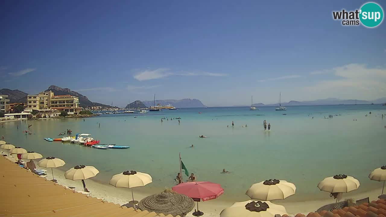 Spletna kamera Terza Spiaggia Golfo Aranci – Pogled na plažo v živo