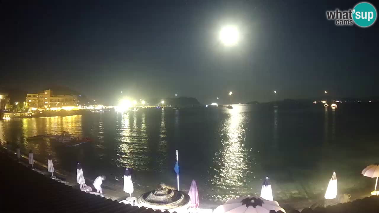 Spletna kamera Terza Spiaggia Golfo Aranci – Pogled na plažo v živo