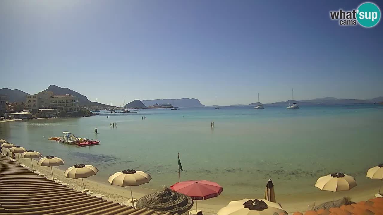 Spletna kamera Terza Spiaggia Golfo Aranci – Pogled na plažo v živo