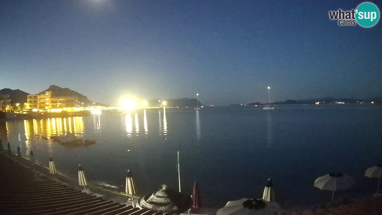 Spletna kamera Terza Spiaggia Golfo Aranci – Pogled na plažo v živo
